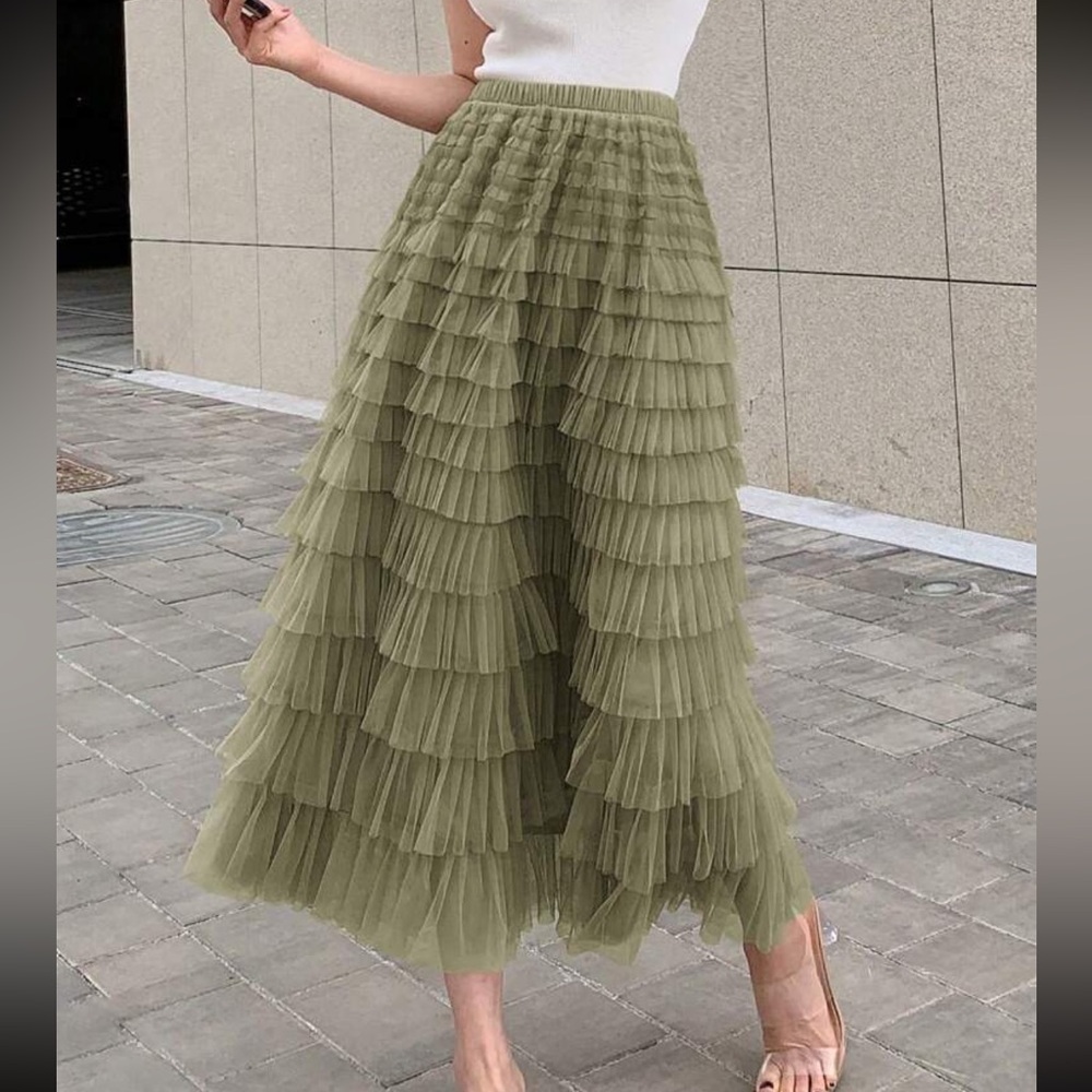 Luxe Mesh Layered Evening Flowy Maxi Skirt - Picture 3 of 13